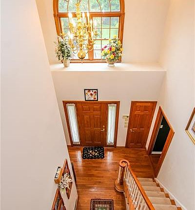 3rd image of 108 Rock Haven Ln