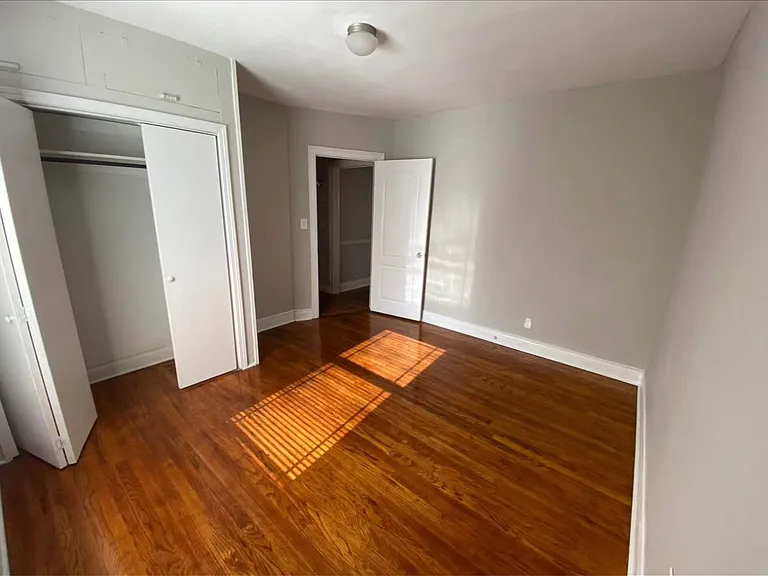 2043 E 12th Pl — Photo 9