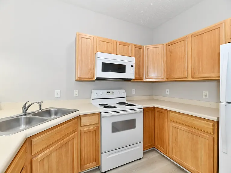 10416 Platinum Dr — Photo 13