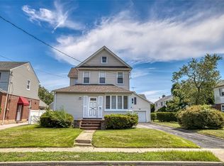 71 Walnut St, West Hempstead, NY