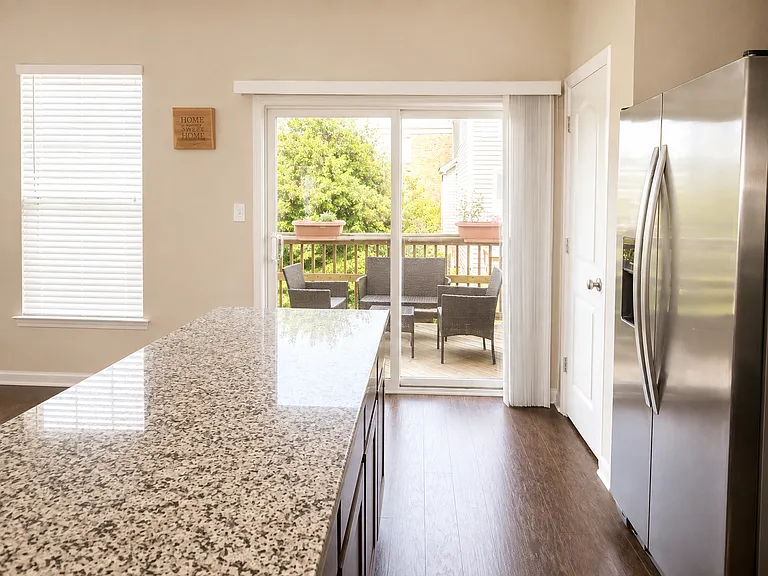 511 Waterside Dr #115 — Photo 15