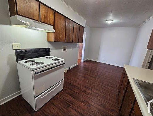 5th image of 308 SE 26th St