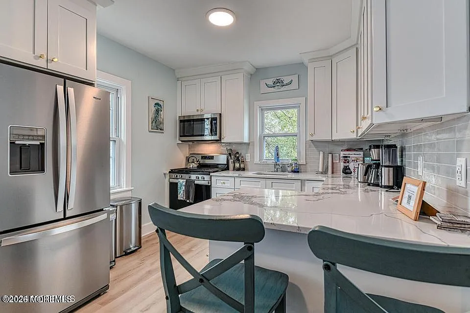 328 Newark Ave — Photo 3