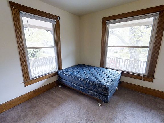 3rd image of 511 Hill St #2