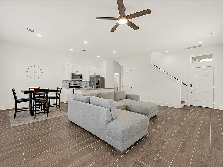 6405 Leopold Star Ln — Photo 6