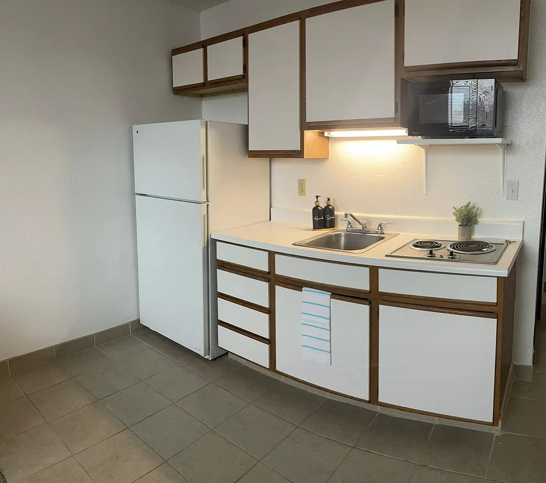Sunrise Suites — Photo 3