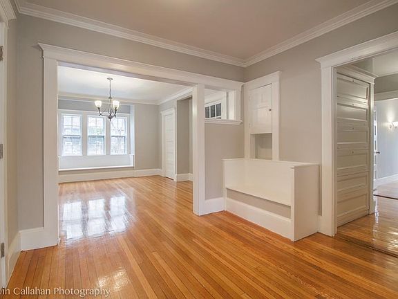 5th image of 107 Essex St