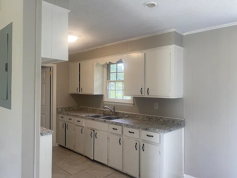 612 E Boundary St — Photo 8