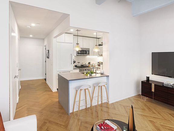 5th image of 184 Kent Ave APT A-208