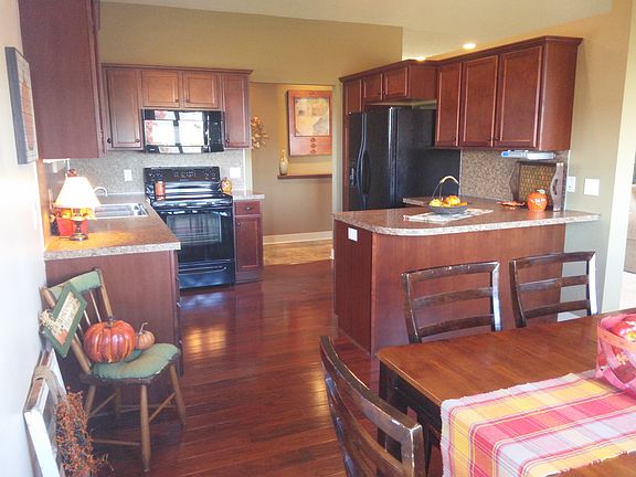 2nd image of 2089 Bridlewood Dr