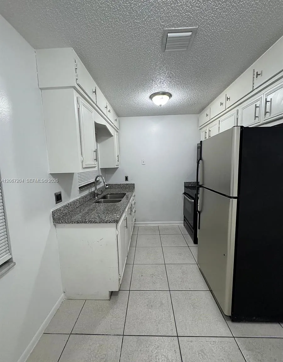Hovianna Viii Condo — Photo 1