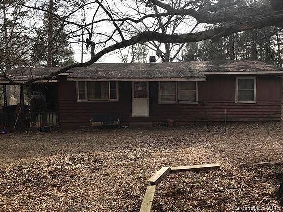 2nd image of 1305 Breezewood Dr