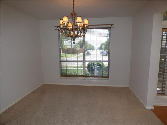 4th image of 8601 Turnberry Dr