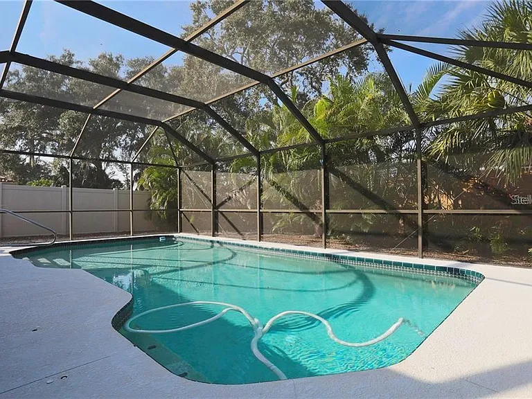 2929 Mayflower St — Photo 17