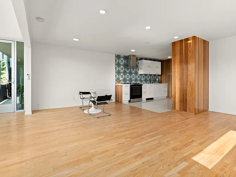 987 Manzanita St #2 — Photo 6