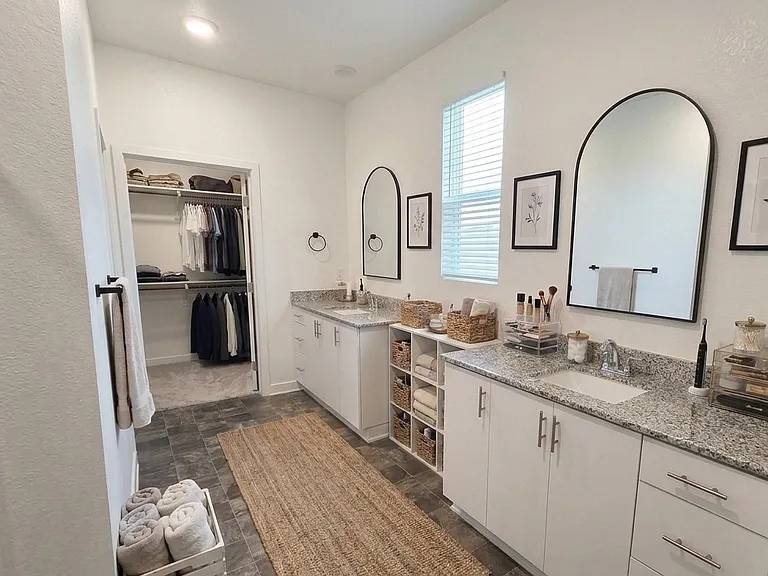 367 Meadowood St — Photo 3