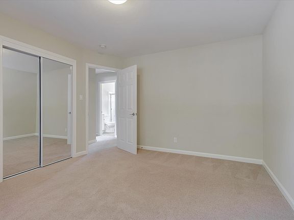 3rd image of 517 Glenwood Ave APT I