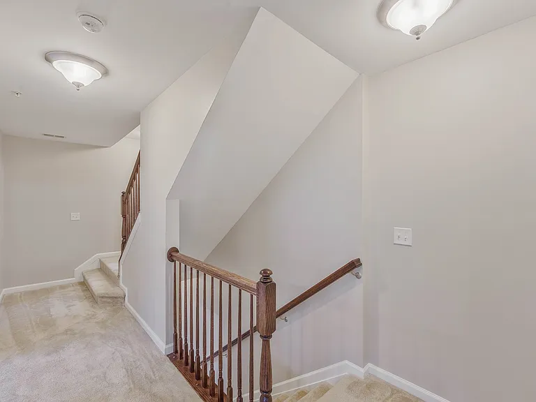 25218 Briargate Ter — Photo 14