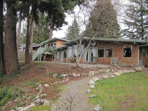 4th image of 1539 S Marine Dr