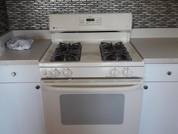 Gas stove.