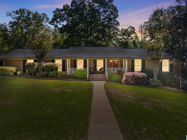 2809 Vestavia Forest Pl, Vestavia Hills, AL 35216