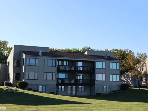 7226 2nd St, Fort Gratiot, MI 48059