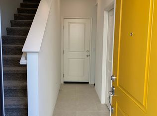 18451 W Mural Pl, Northridge, CA 91325