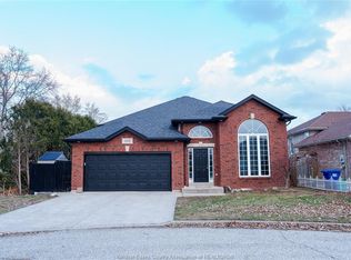 409 Rene Dr, Lasalle, ON N9J3R2