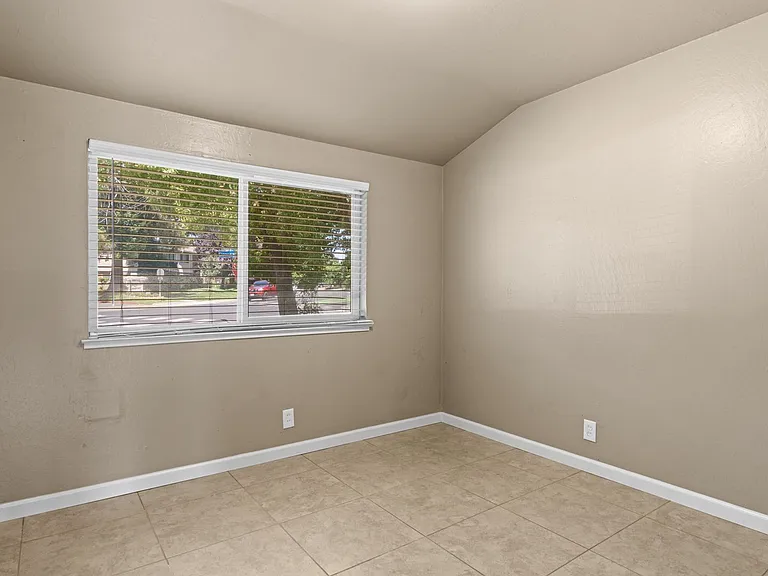 10498 Mills Tower Dr — Photo 14