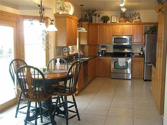 2nd image of 4242 Fox Den Dr