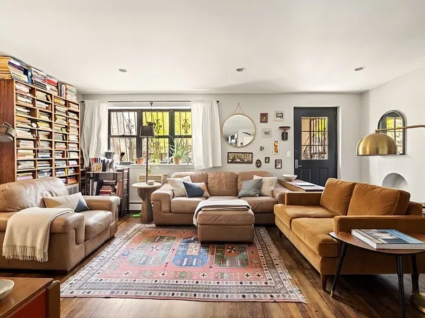 109 Pulaski St, Brooklyn, NY 11206