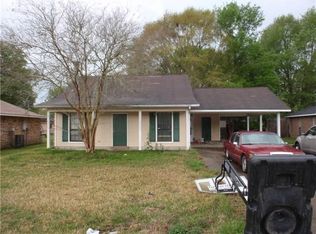 13941 Oak Place Dr, Baton Rouge, LA 70818