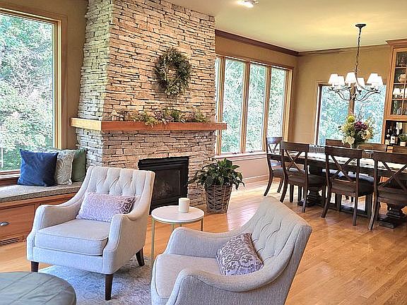 Sunroom/Gas Fireplace