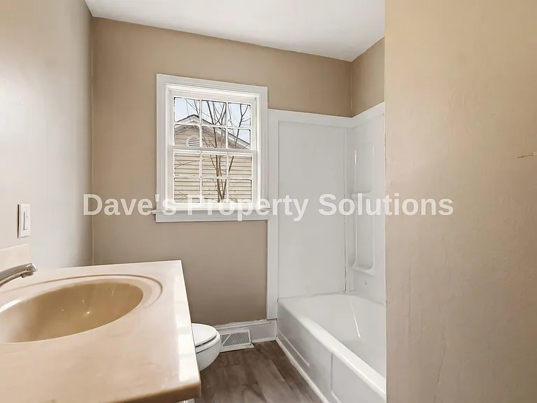 829 W Terrell St — Photo 6
