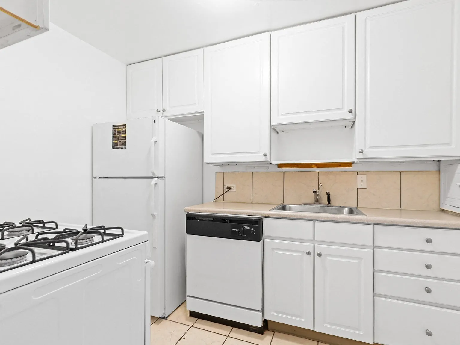 Cherry Street Townhomes — Photo 2