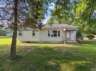 1629 W Oakley Park Rd, Walled Lake, MI 48390