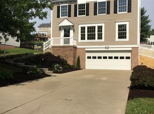 27 Pacers Ridge Dr, Canonsburg, PA 15317