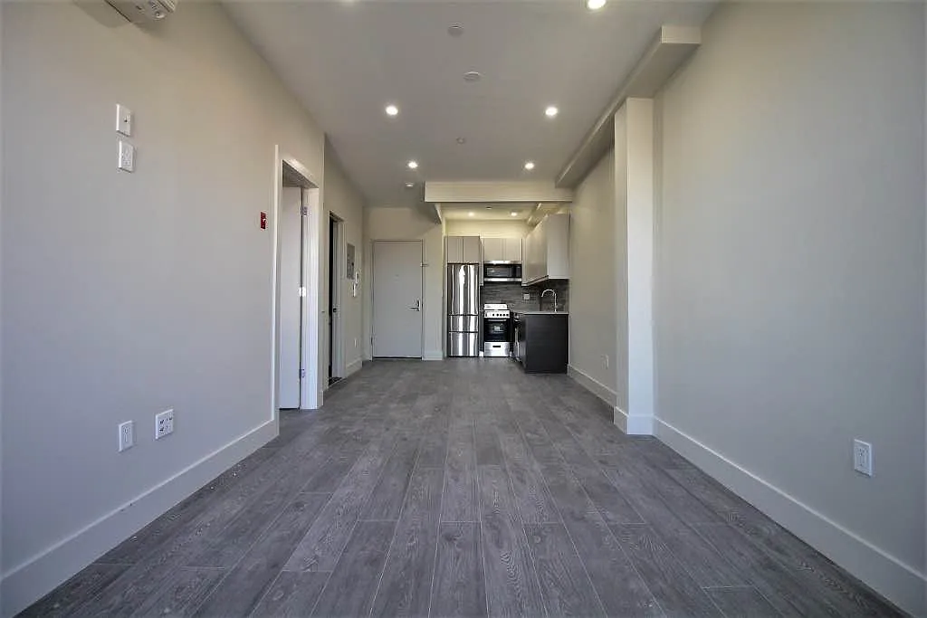 Building Photo - 2517 Bedford Ave #4B