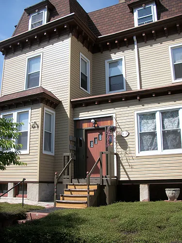 17 Linden St Photo 1