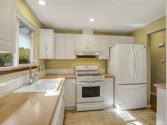 5th image of 1458 Vista Dr