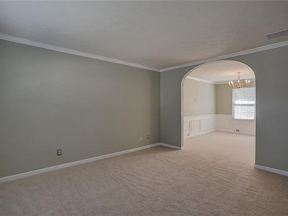 5th image of 965 Laurel Cove Dr