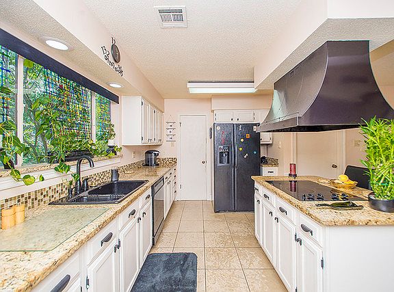 4th image of 306 Evergreen Dr