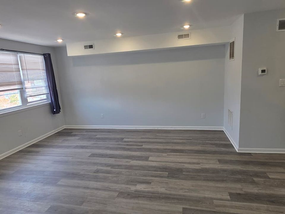 1st image of 10845 Rennard St Floor 2