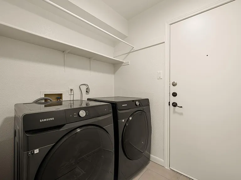 7302 Potters Trl — Photo 17