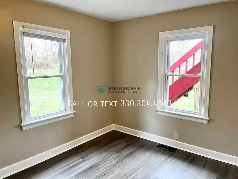 133 Catherine St — Photo 10