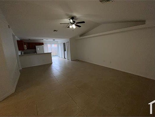 4th image of 618 NE 1st St APT B
