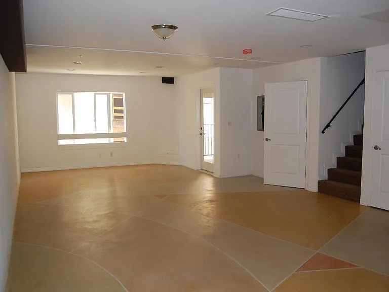 Walkable Beverly Grove Townhomes — Photo 8