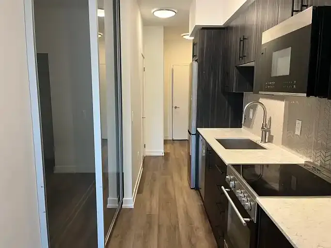 15 Wellington St S #1A — Photo 1