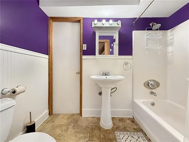627 N Olympia St #B — Photo 2