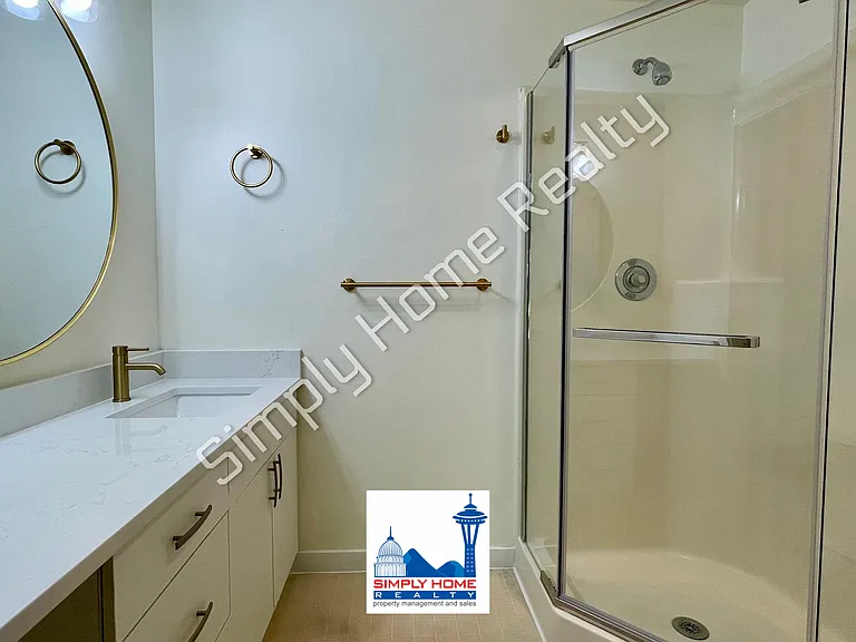 3 bed, 2.0 bath, 1234 sqft, $2,650 — Photo 19